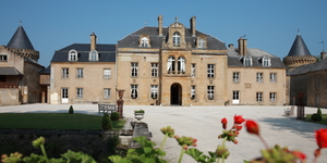 domaine-chateau-du-faucon-facade-2