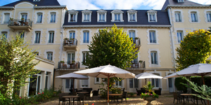 grand-hotel-de-courtoisville-facade-2